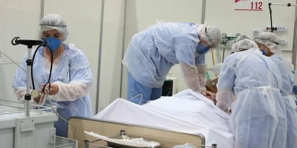 Segundo Nakaya, dentre as pessoas analisadas foi observado que o fato delas terem problemas no estômago aumenta o risco de morte por Covid-19. 