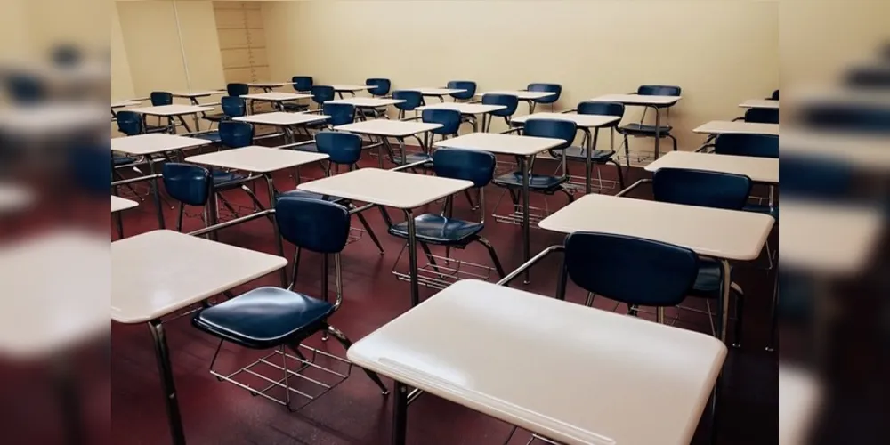 Prefeitura de Curitiba adia volta às aulas de novo