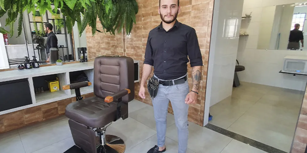 Entre as novidades está o aguço dos quatro sentidos. Barbearia fica localizada em Oficinas