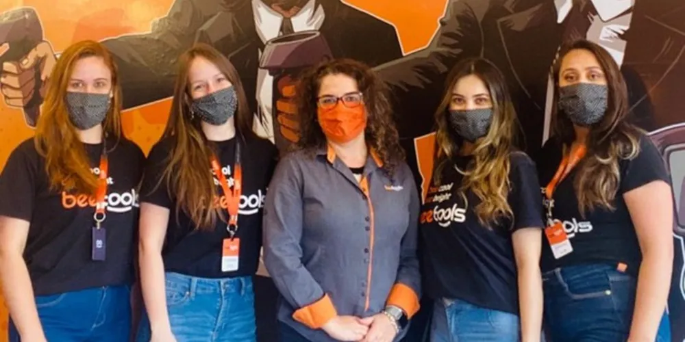 Escola prioriza uma experiência onde o aluno é protagonista e pode definir em quanto tempo fará o curso na instituição