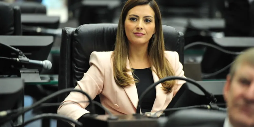 Imagem ilustrativa da imagem Mabel Canto cortará 50% dos cargos comissionados