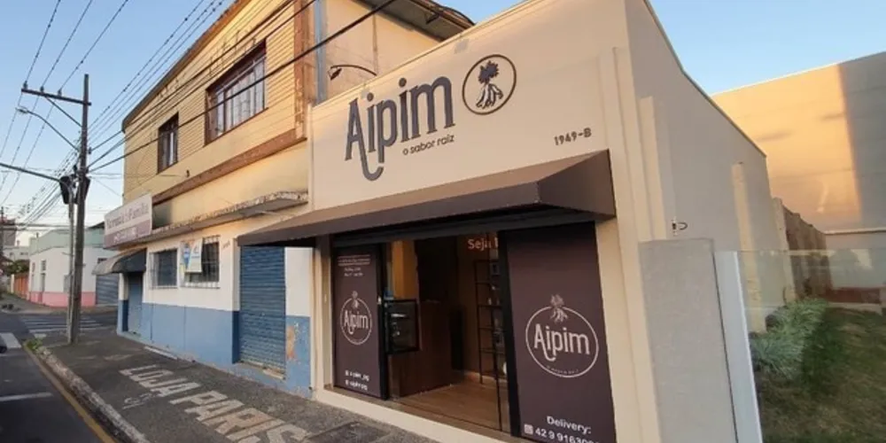 Entre as delícias do cardápio estão escondidinhos, coxinhas, bobó, pães, sorvetes e brownies