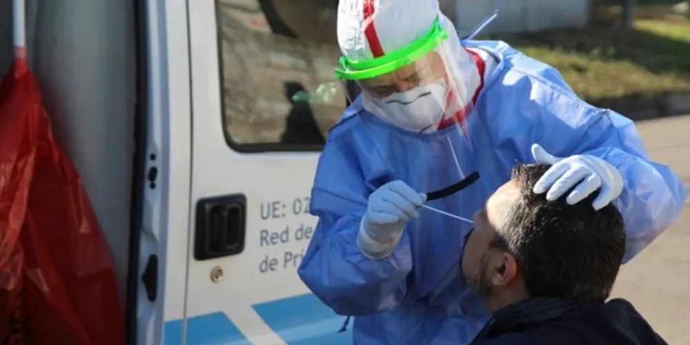 Mais de 86% dos brasileiros que pegaram covid-19 já estão recuperados