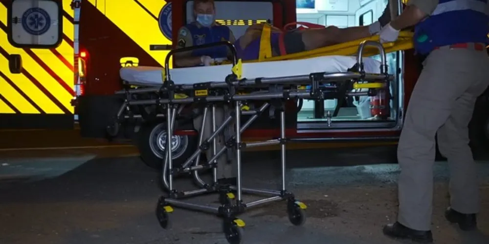 Imagem ilustrativa da imagem Bombeiros resgatam homem nas margens da Souza Naves