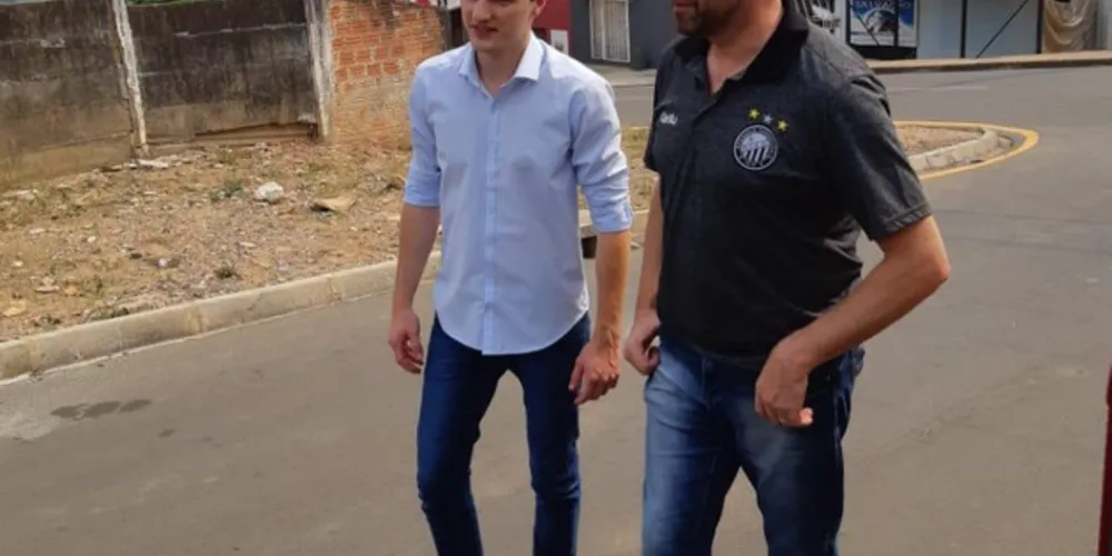 Imagem ilustrativa da imagem Marcio Pauliki inicia campanha em bairros de PG