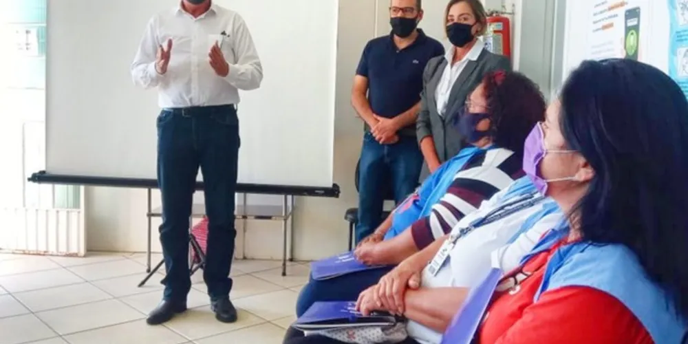 Desde junho, a equipe envolvida estudava com o Núcleo de Educação Permanente em Saúde da FMS/PG uma estratégia de teleatendimento para pacientes hipertensos. 