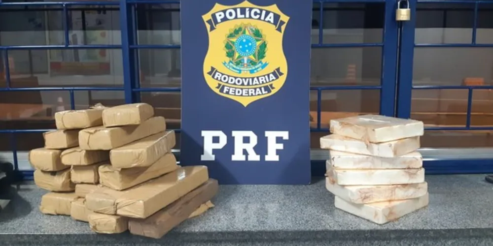 Droga estava dentro de sacolas plásticas no compartimento do estepe e no banco traseiro