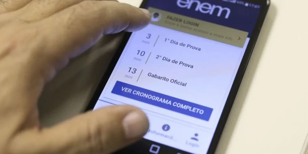 A ferramenta reúne materiais como, por exemplo, aulas online e conteúdos de apoio ao estudante, simulados de provas e um espaço específico para redação.
