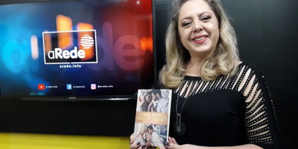 Imagem ilustrativa da imagem Escritora supera depressão e lança livro de romance