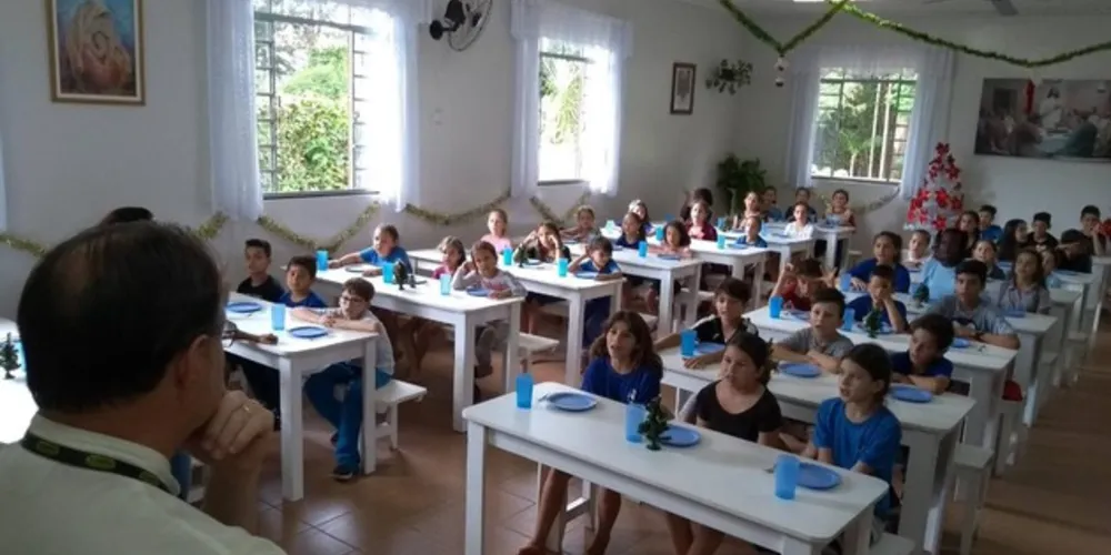 O projeto existe desde 1993 em Ponta Grossa e atende cerca de 120 alunos na região do Parque Tarobá, em Uvaranas.