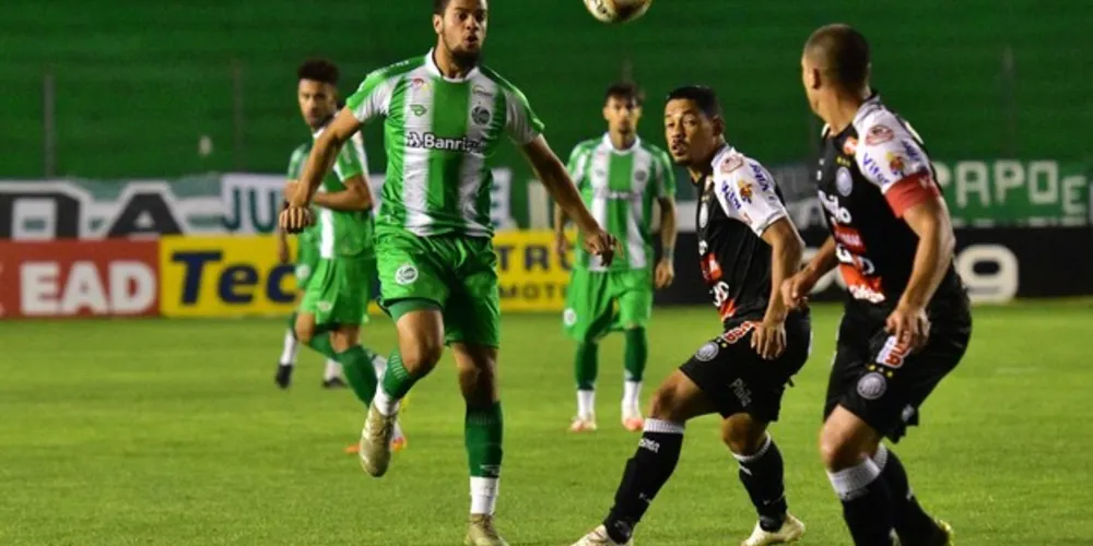Time alvinegro foi derrotado no Estádio Alfredo Jaconi