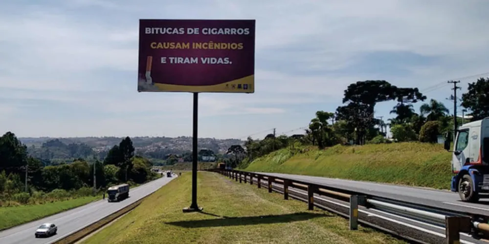 Placas com mensagens para conscientização dos usuários foram instaladas nos trechos operados pela CCR RodoNorte
