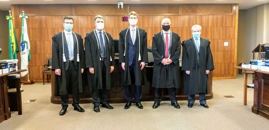 Imagem ilustrativa da imagem Ponta-grossense toma posse na Corte do TRE-PR