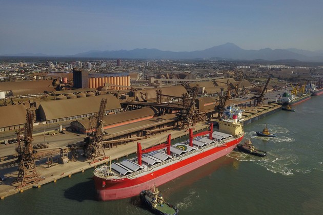 Neste ano, cerca de 1,18 milhão de toneladas de cargas foram movimentadas pelo Porto de Paranaguá com destino a outros estados brasileiros.