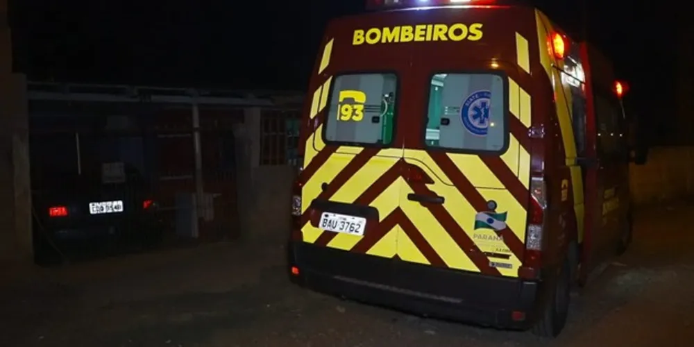 Rapaz foi socorrido por equipes do Corpo de Bombeiros e foi levado ao PSM