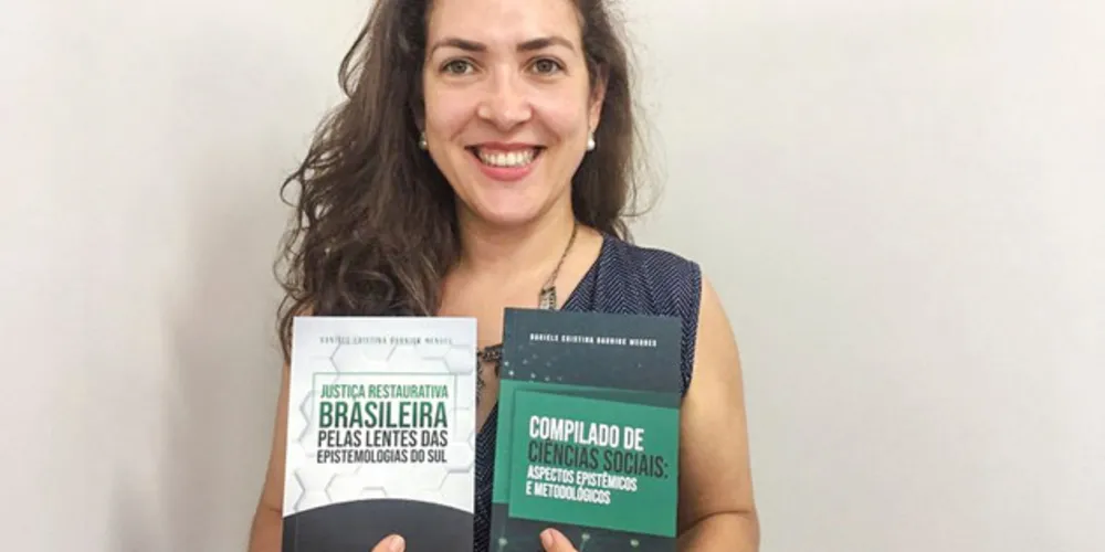 Os livros são provenientes da sua dissertação de mestrado, ‘Compilado de Ciências Sociais: aspectos epistêmicos e metodológicos’ e ‘Justiça restaurativa brasileira pelas lentes das epistemologias do Sul’.