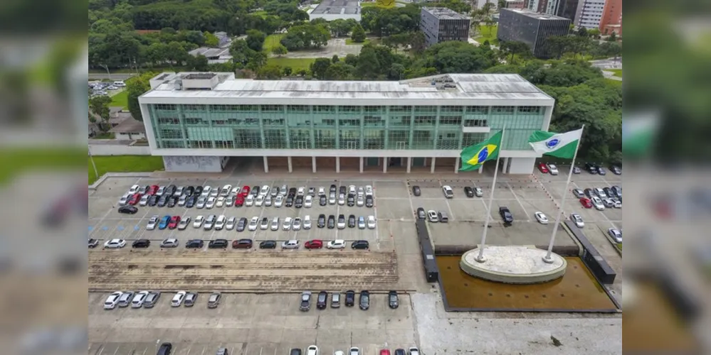 No começo do ano, por exemplo, foi quitada a última parte de uma dívida bilionária com uma construtora que estava emperrada há 30 anos no Paraná.