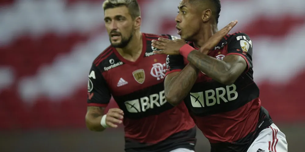 O Rubro-negro adotou uma postura parecida com o jogo contra o Palmeiras. 
