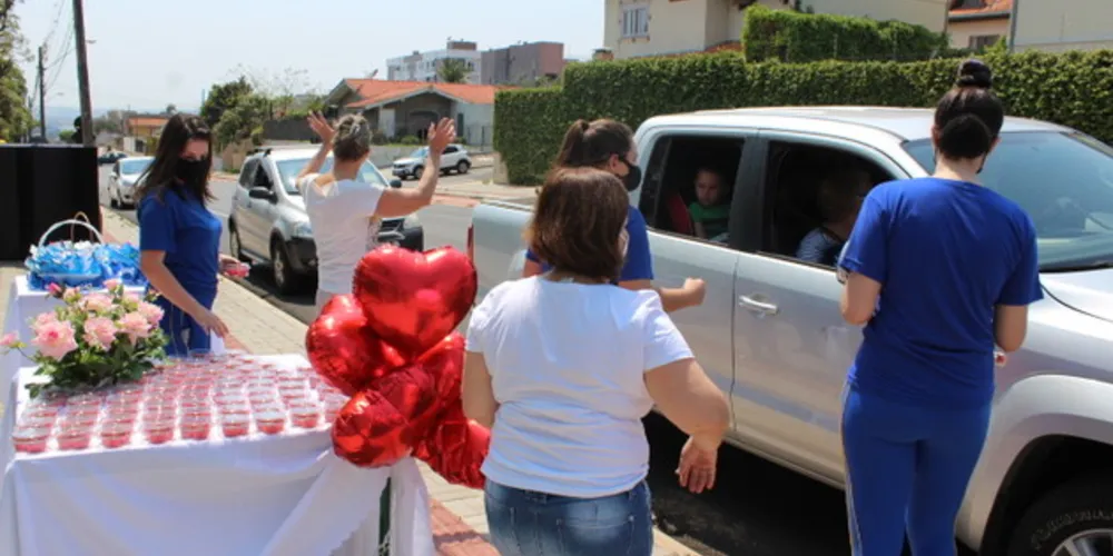 Iniciativa desta quinta-feira diminuiu um pouco da saudade do convívio escolar