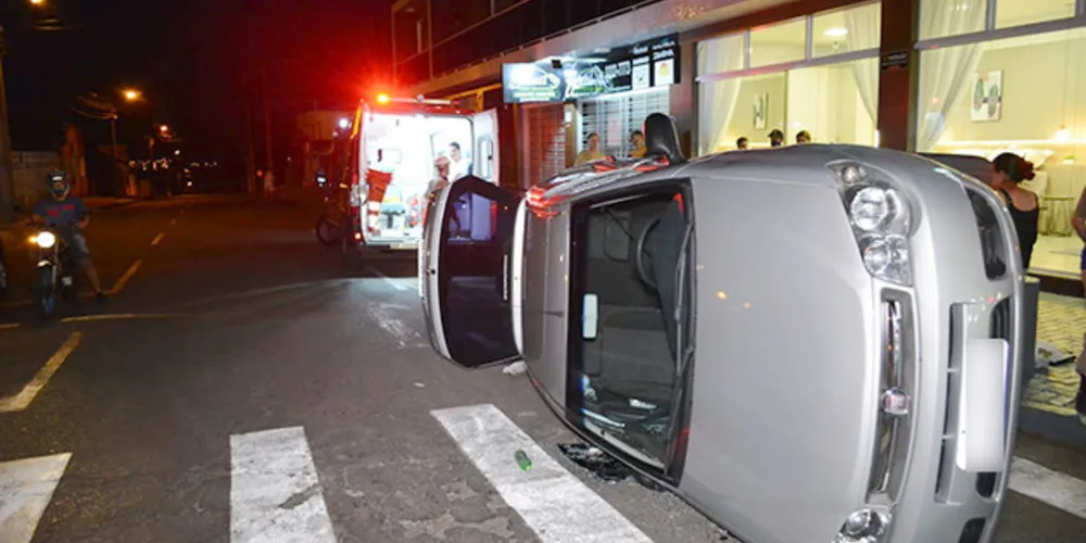 Duas pessoas ficaram feridas no acidente. nenhuma delas com gravidade