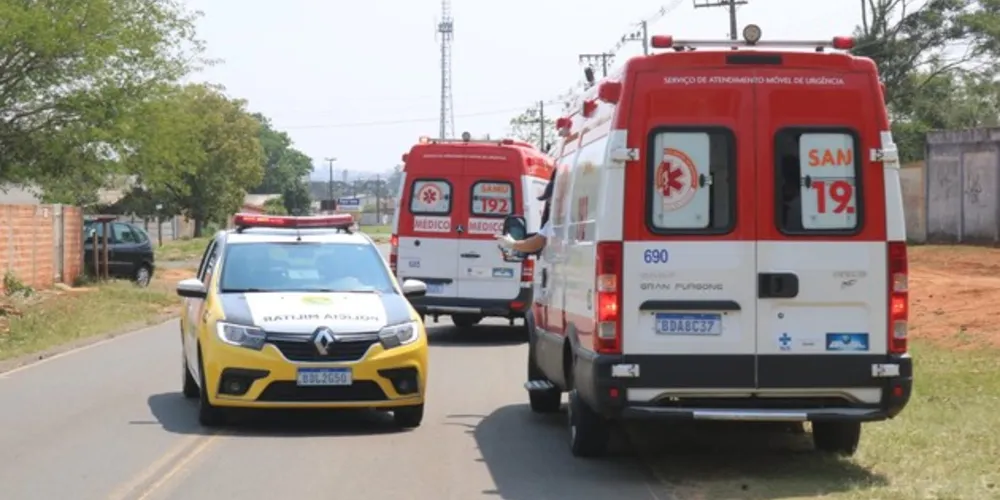 Acidente aconteceu na Avenida Carlos Cavalcanti, no Jardim Paraíso
