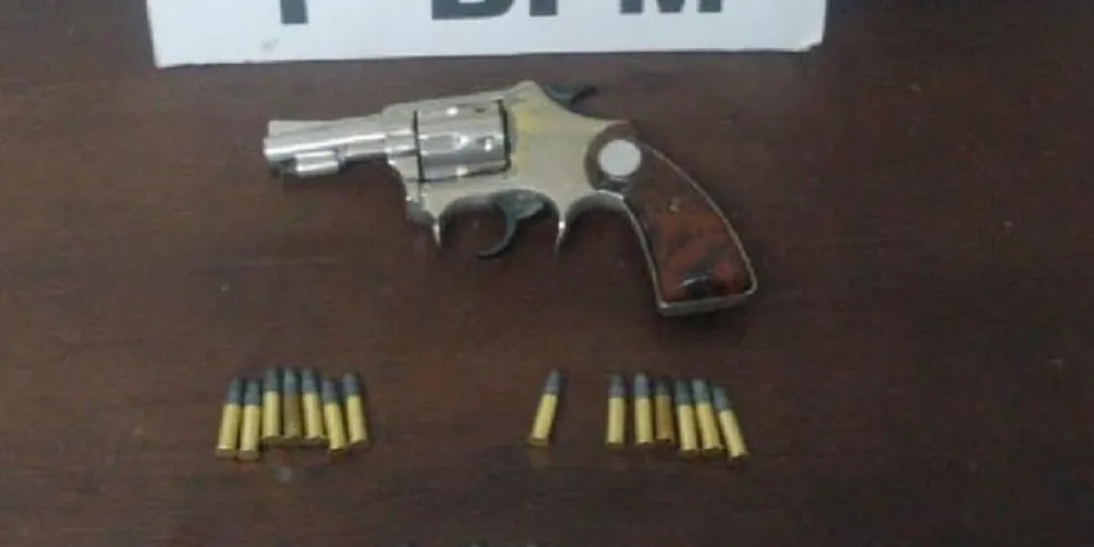 arma foi encontrada no automóvel
