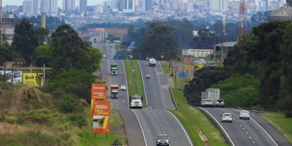 A Rodovia do Café liga Ponta Grossa a Curitiba