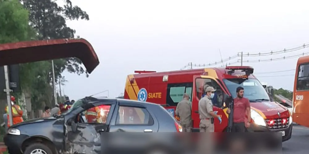 Acidente envolveu um Fiat Palio e uma motocicleta no Km 181, da BR 373