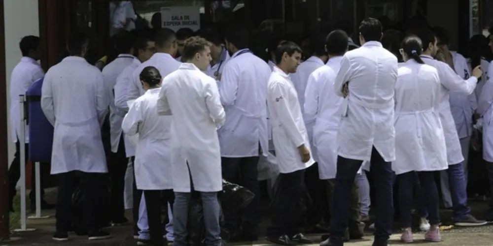 O Revalida objetiva validar o diploma de medicina obtido no exterior. O valor da taxa relativa à primeira etapa do Revalida 2020 é R$ 330.
