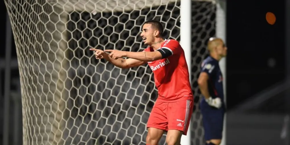 Galhardo volta a dar show e marca os dois gols da vitória colorada em Bragança Paulista