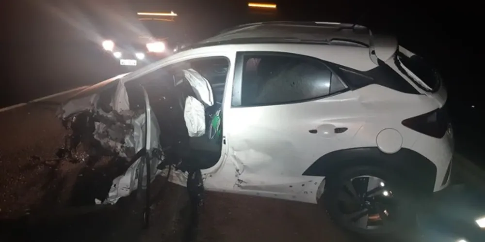 Motorista do carro foi levado à Santa Casa de Irati com ferimentos graves