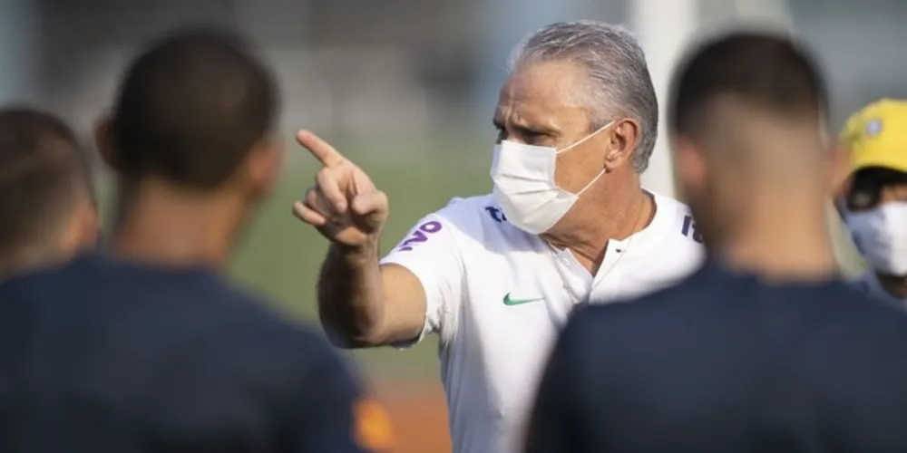 Para o duelo contra o Brasil, o técnico César Farías preferiu poupar cinco atletas que não atuam no país, entre eles Marcelo Moreno, atacante do Cruzeiro. 