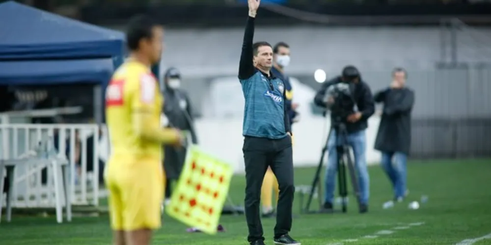 Técnico do Operário vê problemas na finalização e aponta falha coletiva no gol do Confiança