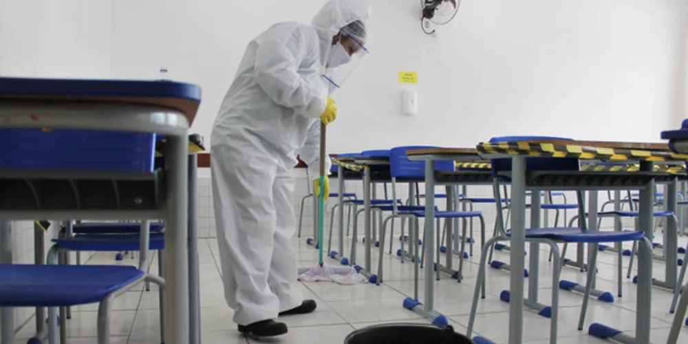 Medida abrange escolas estaduais, municipais e da rede privada em regiões onde índice de contágio da covid-19 é menor