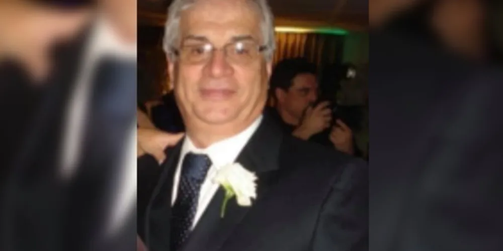 Nas redes sociais os amigos e pais que tiveram filhos atendidos pelo médico Damião Gonzalez fazem uma corrente de oração