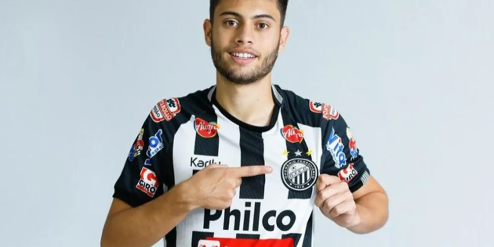 Atleta é formado nas categorias de base do Paraná Clube e estava no futebol português