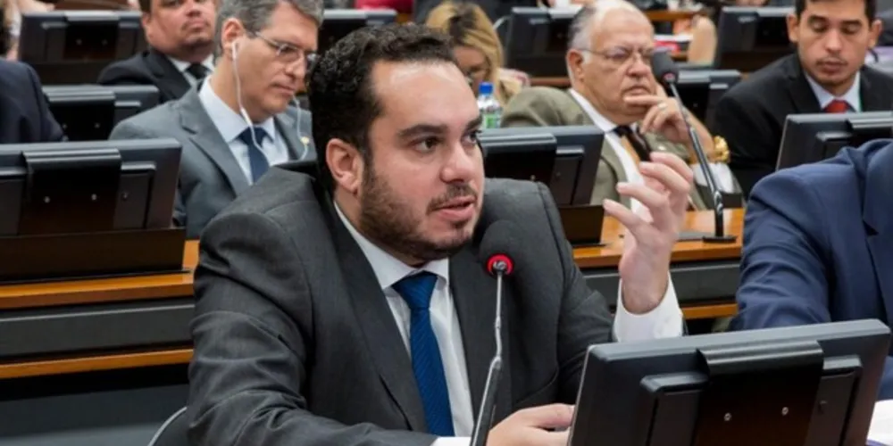 Parlamentar classificou decisão do ministro como inconsequente 