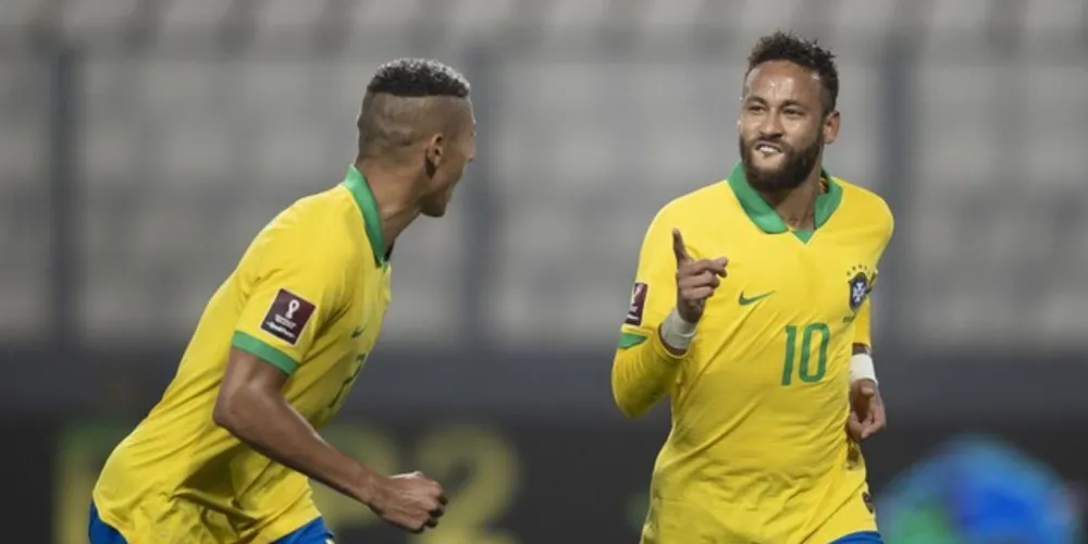 Peru ficou à frente no placar duas vezes, mas gols de Neymar deram vitória ao Brasil