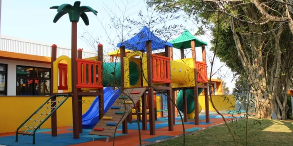 A proposta do Colégio Positivo para a Educação Infantil é a de que o ambiente escolar revela a percepção pedagógica. 