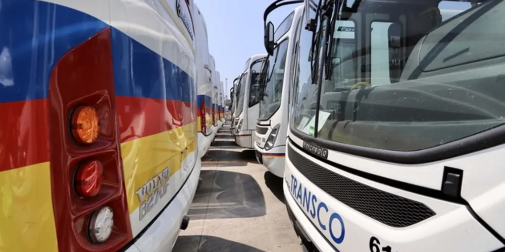 O navio Maestro Universe foi especialmente fretado para a operação e atracou no Porto Dom Pedro II por volta das 5h da manhã.