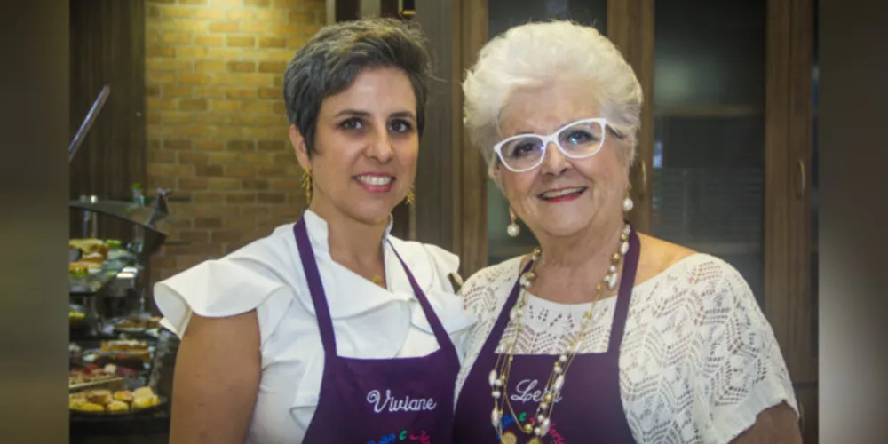 FELICITAÇÕES - Leda Weingärtner reserva o próximo domingo (18), para brindar a troca de idade. Esposa, mãe e avó, Leda é exemplo de dedicação e amor incondicional a família, além disso, dedica parte de seu tempo aos menos favorecidos, movimentando a sociedade em prol de causas sociais. No registro, Leda com sua filha Viviane Weingärtner. Da coluna RC os votos de realizações e alegrias