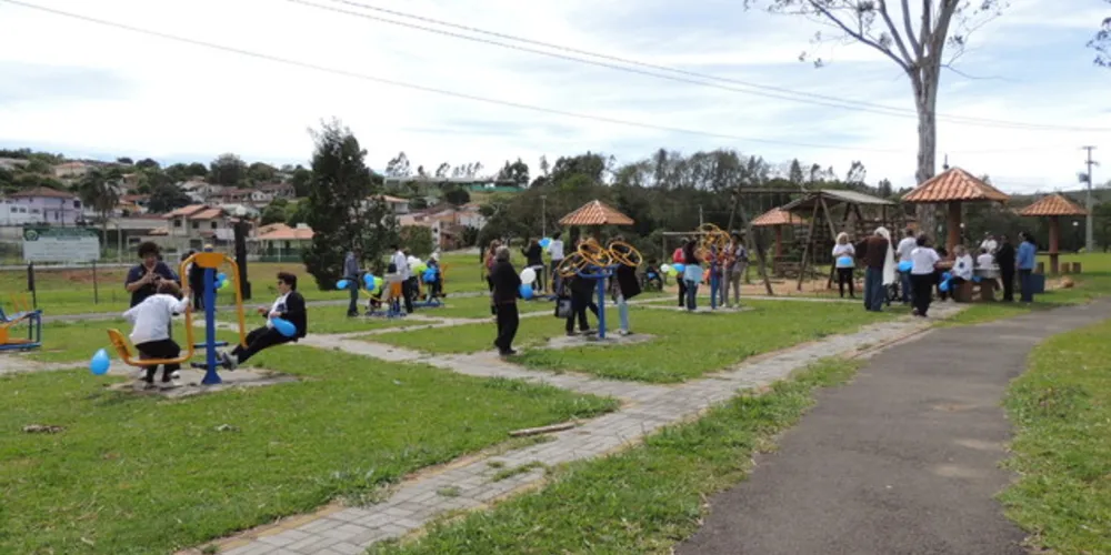 O município é pioneiro no Paraná, com a construção do primeiro condomínio para idosos do Estado. 