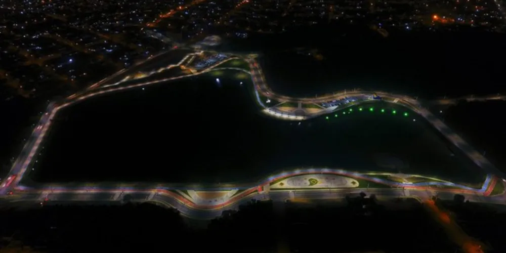 São obras de pavimentação, urbanização, para as áreas da educação, saúde, transporte e vários outros setores