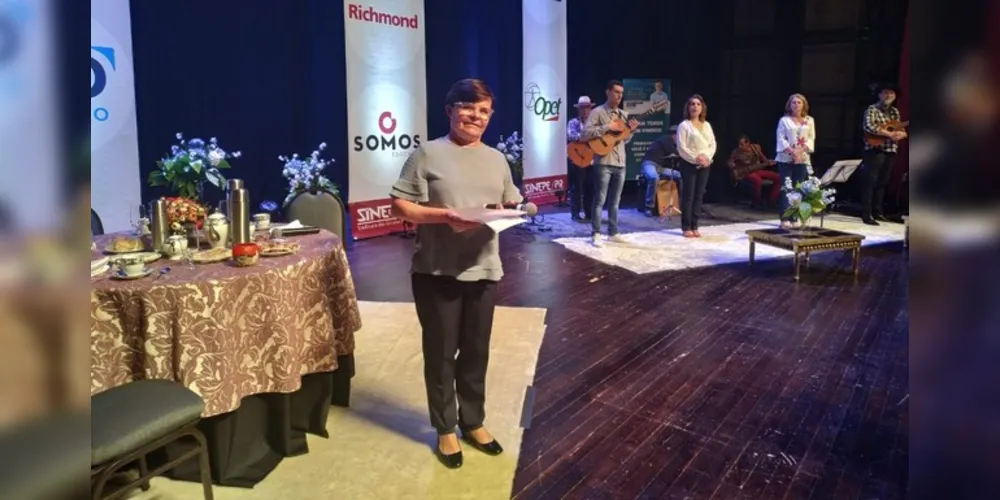 Evento contou com uma palestra do autor educacional Leo Fraiman