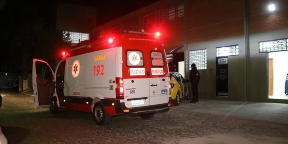 Homem estava na residência e acabou sendo agredido. Na delegacia, a ex-cônjuge tentou se automutilar