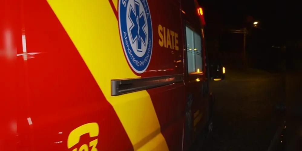 Vítima tinha lesões no rosto e na cabeça e precisou ser levada ao hospital