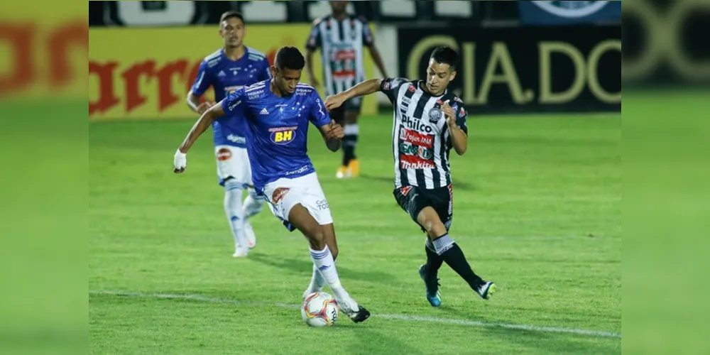 Em uma apresentação apagada, Fantasma criou poucas chances e o estreante Felipão conseguiu a primeira vitória no comando da Raposa