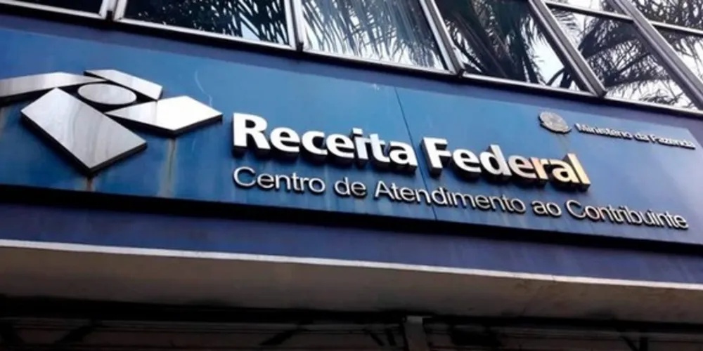 Os falsos endereços usam inclusive o logotipo da Receita Federal indevidamente para dar credibilidade ao serviço. 