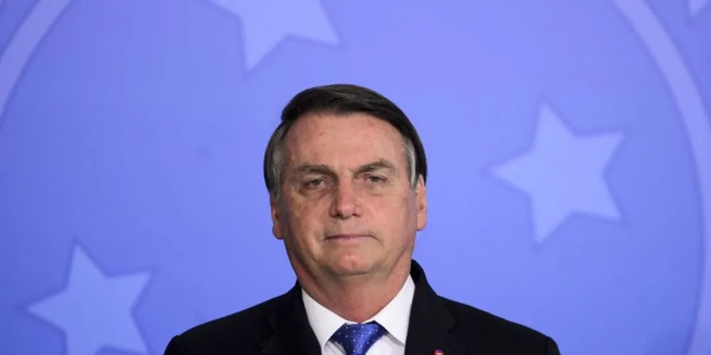 A CoronaVac já está na Fase 3 de testes em humanos e, segundo Instituto Butantan, ela é uma vacina segura, ou seja, não apresenta efeitos colaterais graves. 