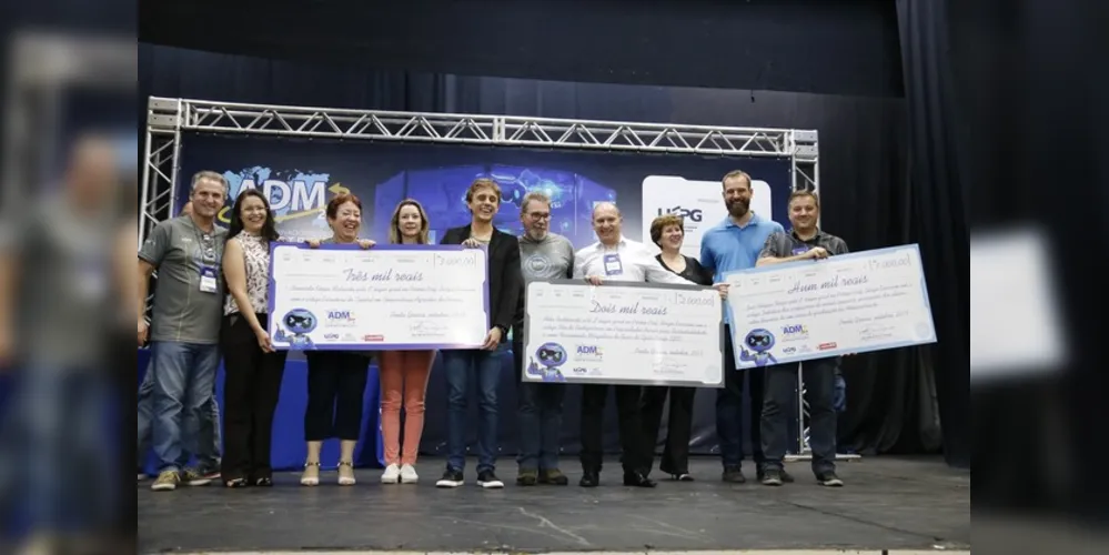 Premiação reconhece a importância do professor Sérgio Escorsim, um dos fundadores do Congresso